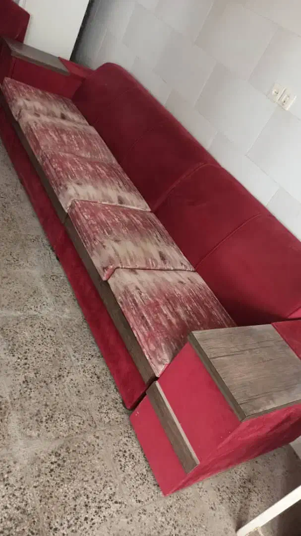 مبل راحتی۷ نفره کاملا تمیز|مبلمان خانگی و میز عسلی|مبارکه, |دیوار