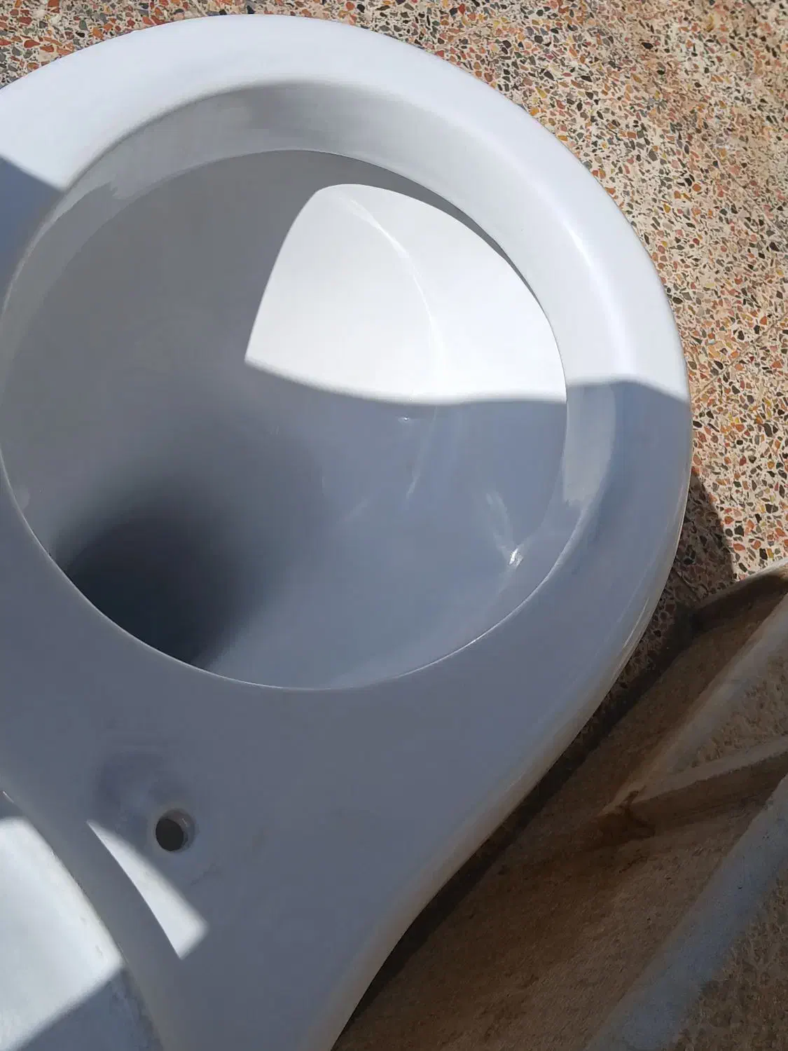 توالت فرنگی سالم|لوازم سرویس بهداشتی|صدرا-فارس, فاز ۲|دیوار