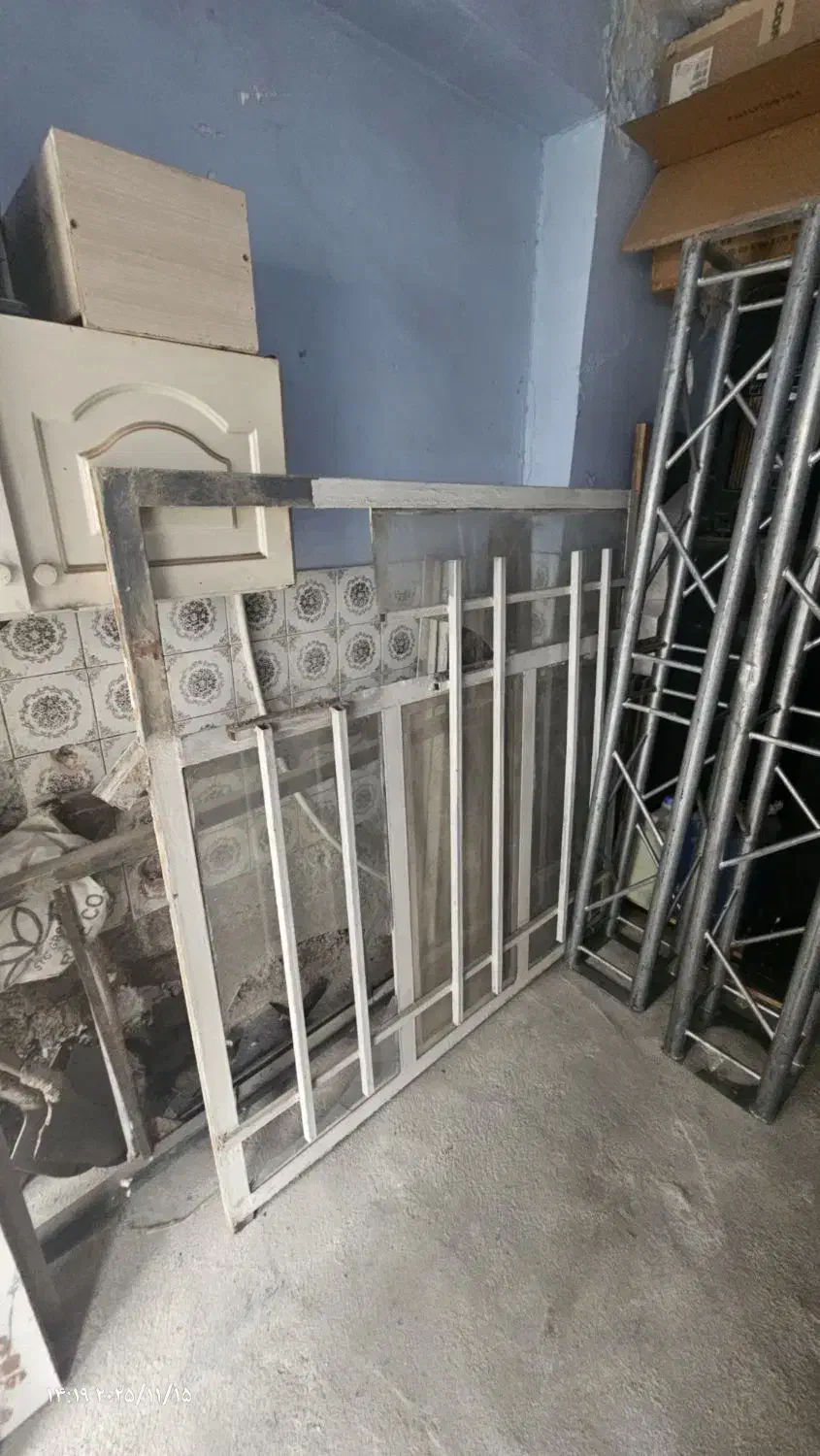 پنجره آهنی|مصالح و تجهیزات ساختمان|قدس, شهرقدس|دیوار