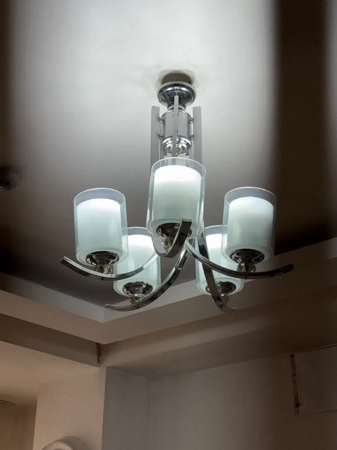 لوستر|لوستر و چراغ آویز|تهران, هلال احمر|دیوار