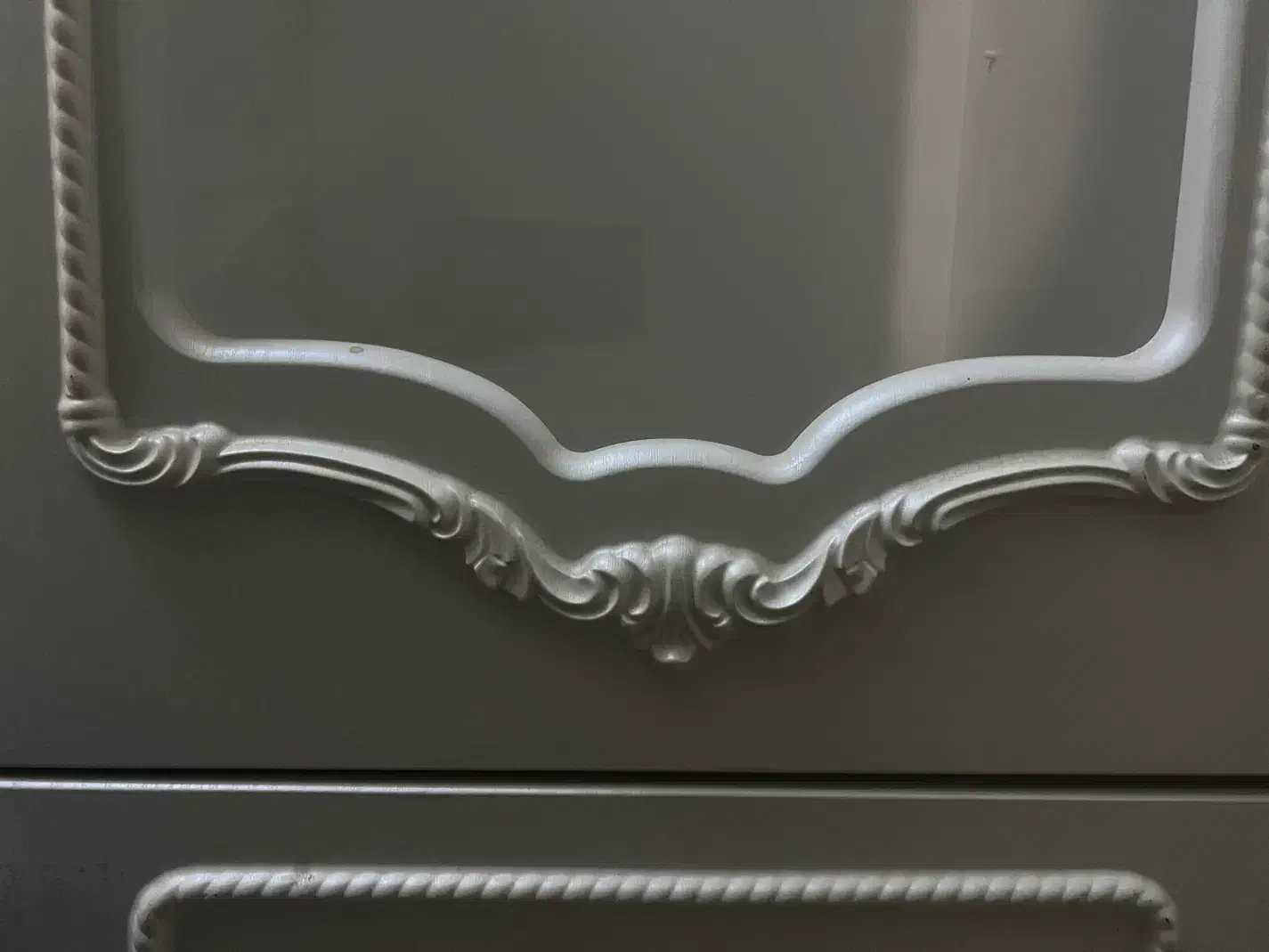 کمد|جاکفشی، کمد، دراور|مشهد, فارغ التحصیلان|دیوار