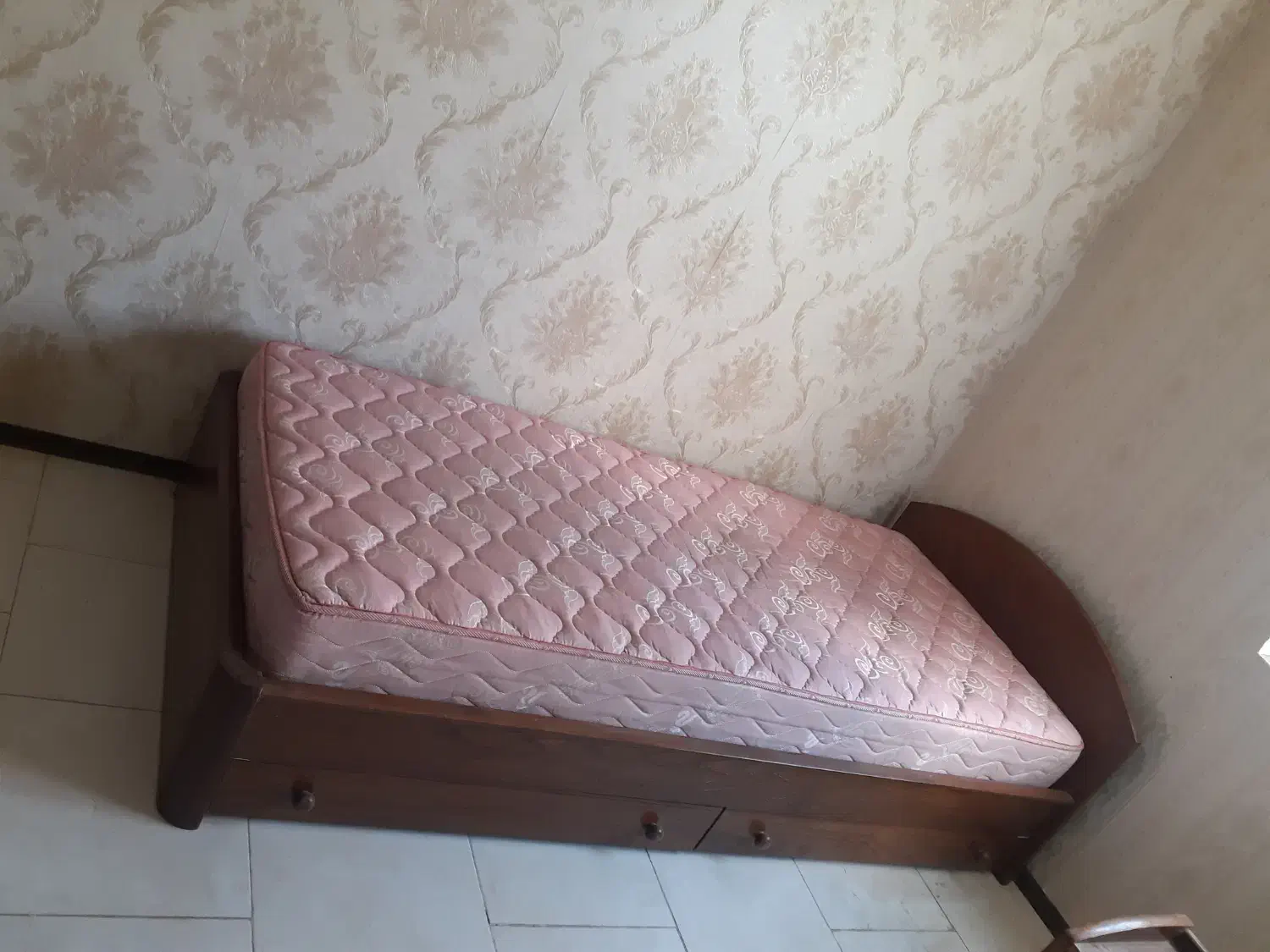 تخت یک نفره و پاتختی و کتابخانه|تخت و سرویس خواب|تهران, تهران‌نو|دیوار