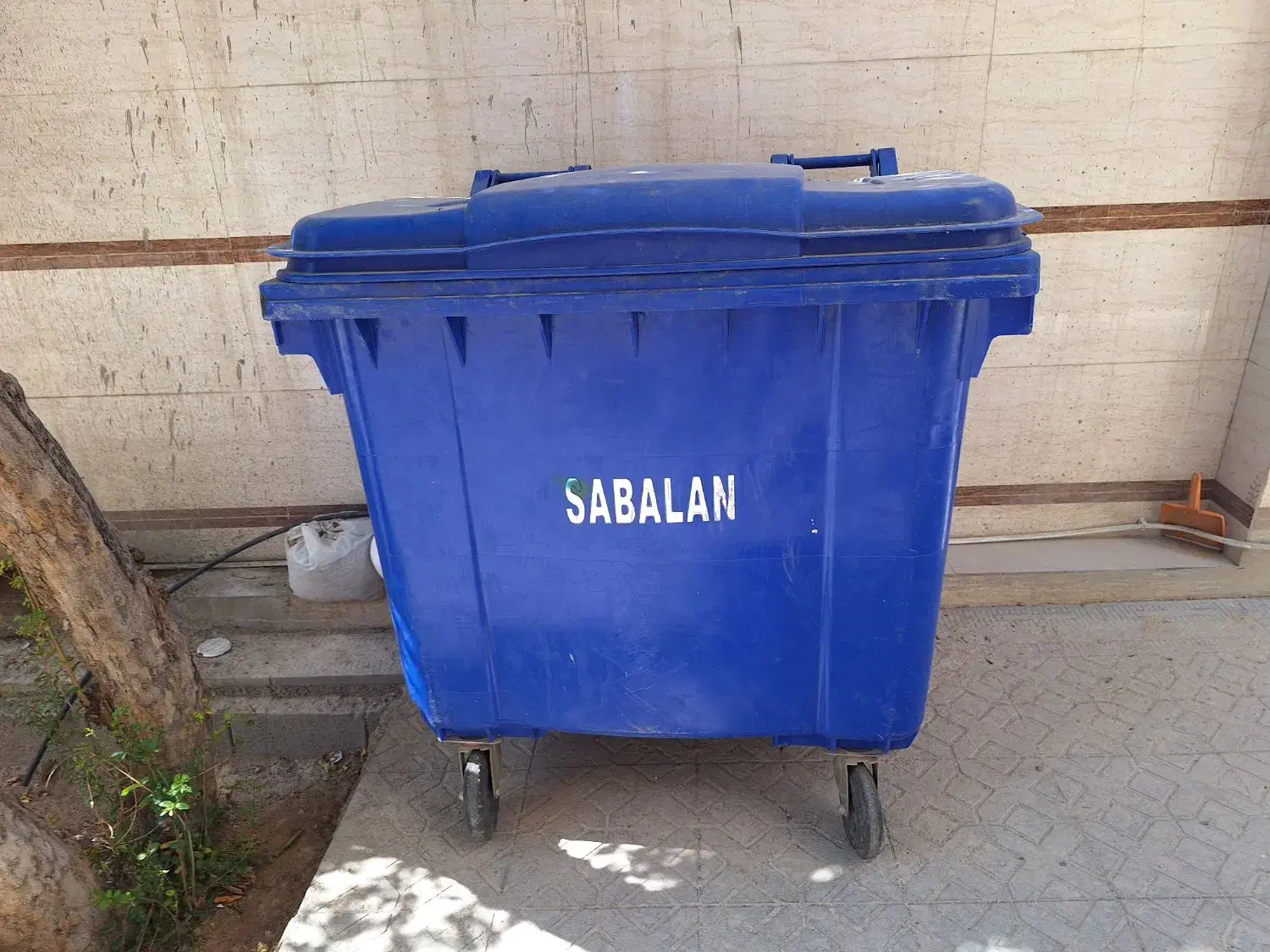 سطل زباله بزرگ چرخ دار|لوازم نظافت|زرقان, |دیوار