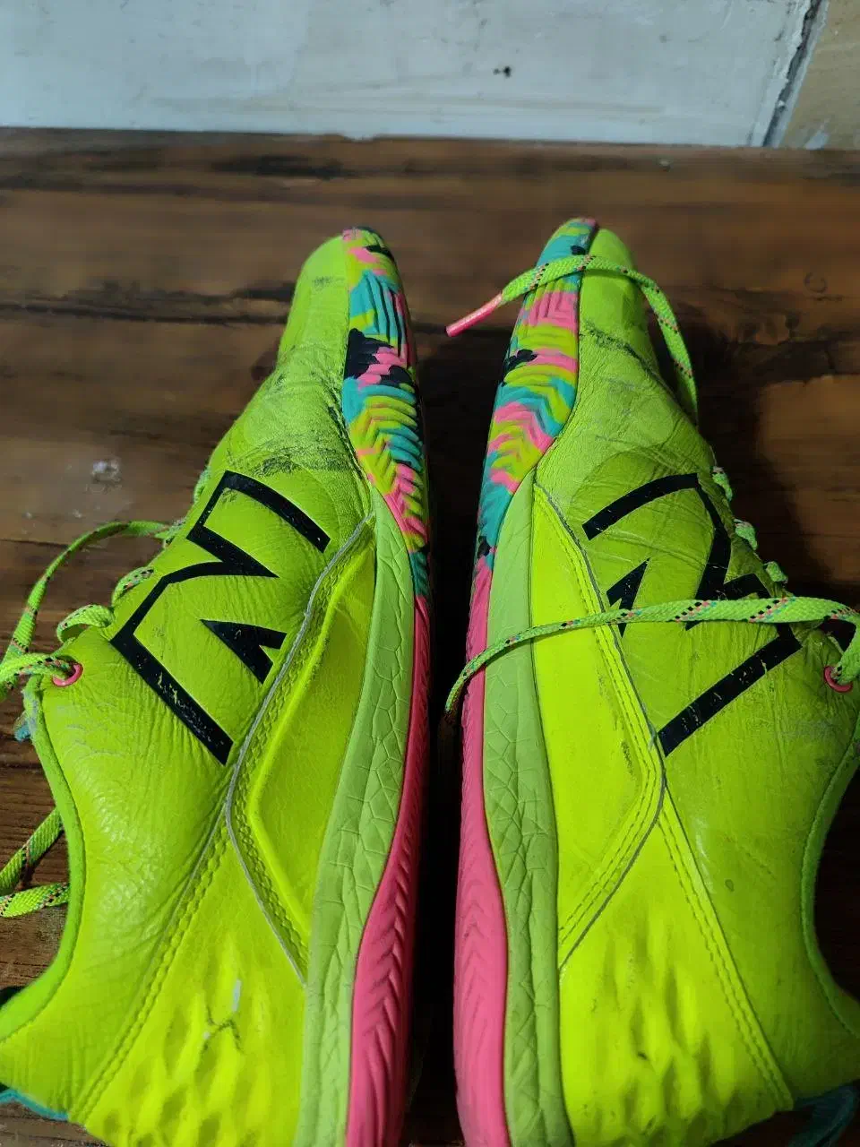 کفش فوتسال|کیف، کفش، کمربند|ساوه, |دیوار