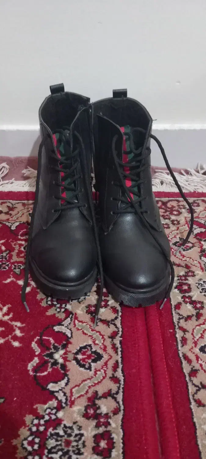 نیم بوت دخترانه و زنانه سایز ۴۰|کیف، کفش، کمربند|منجوان, |دیوار