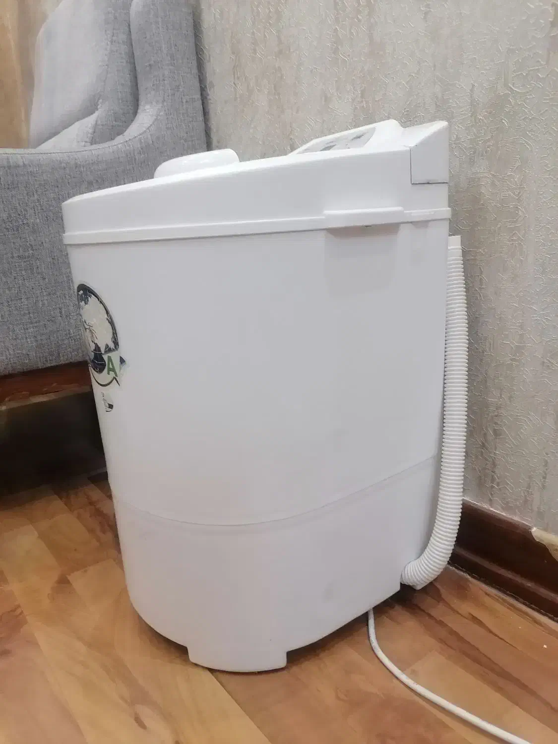 مینی واش (کهنه شور)|ماشین لباسشویی و خشک‌کن لباس|صدرا-فارس, فاز ۲|دیوار