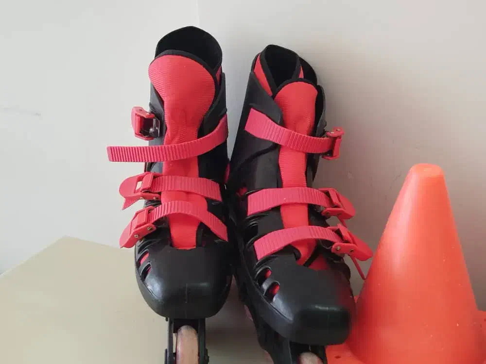 دو عدد اسکیت حرفه ای زنانه سایز  ۳۷ و ۳۹|دوچرخه، اسکیت، اسکوتر|شیراز, آبیاری|دیوار