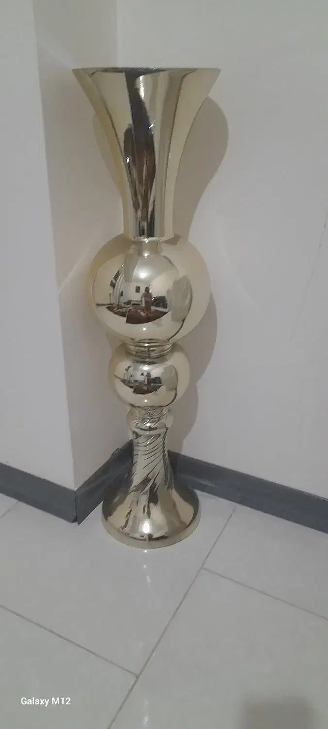 گلدان طلایی شیک|گل مصنوعی|وحیدیه, |دیوار