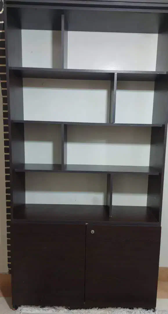 کتابخانه|کتابخانه، شلف، قفسههای دیواری|قم, سالاریه|دیوار