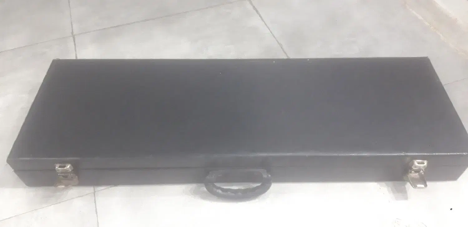 کمد دکوری کیف سنتور چرم سالم|سازهای سنتی|تهران, صادقیه|دیوار