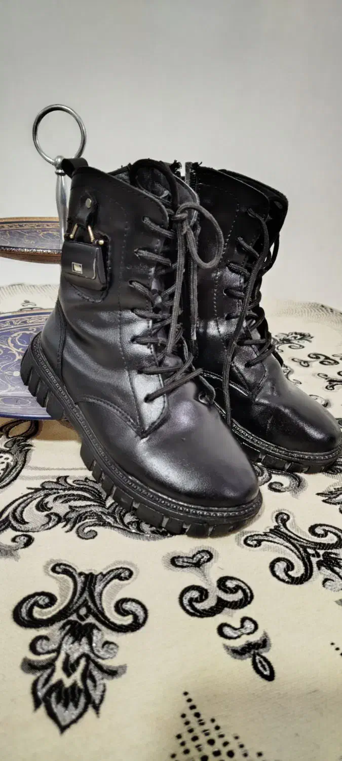 نیم بوت در حد نو دخترانه|کفش و لباس بچه|خرم‌آباد, |دیوار