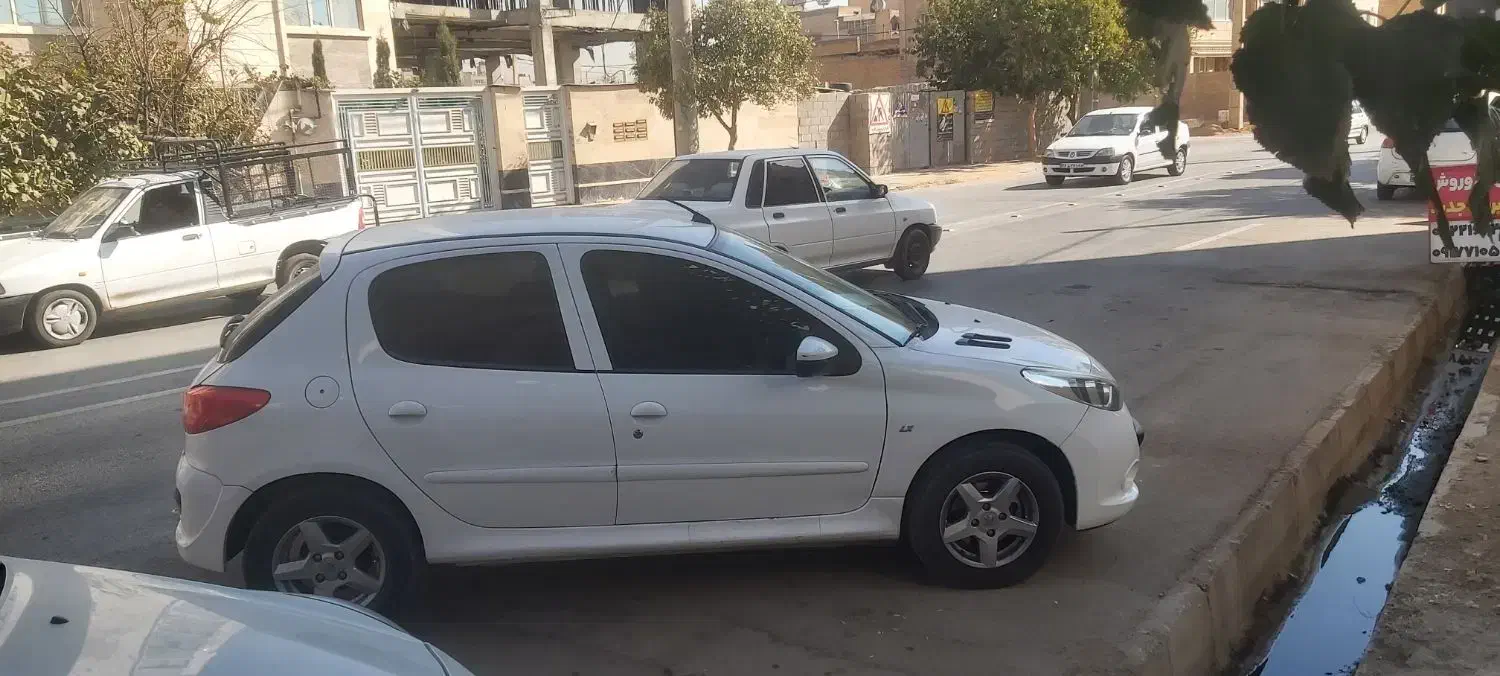 ۲۰۷مدل ۱۴۰۱|خودرو سواری و وانت|شیراز, سینما سعدی|دیوار