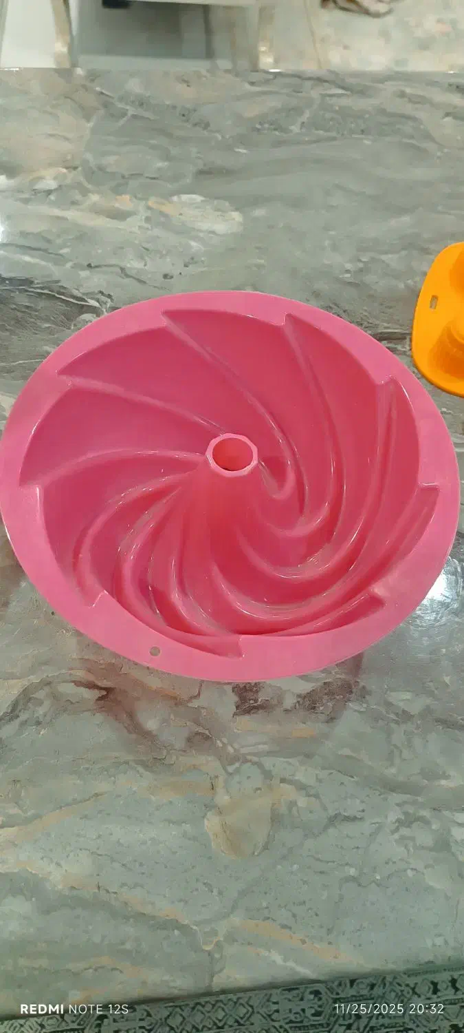 تعدادی قالب ژله سیلیکونی|ظروف پخت‌وپز|تهران, حکیمیه|دیوار