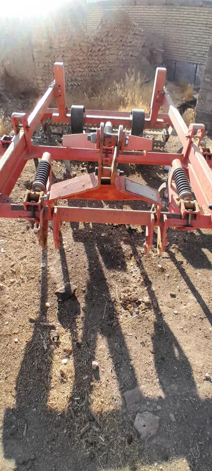 خاک ورز|ماشین‌آلات صنعتی|بیجار, |دیوار