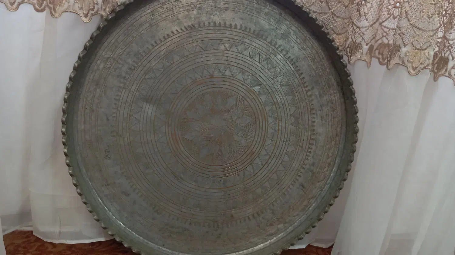 سینی مسی قدیمی|کلکسیون اشیاء عتیقه|تبریز, |دیوار