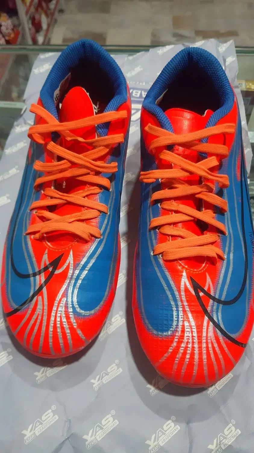 کفش فوتبال|تجهیزات ورزشی|قم, ولیعصر|دیوار