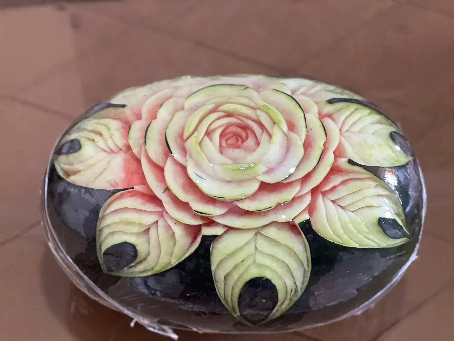 حکاکی میوه و چیدمان واتساپ قیمت بگیرید|خدمات پذیرایی، مراسم|پرند, فاز ۱|دیوار