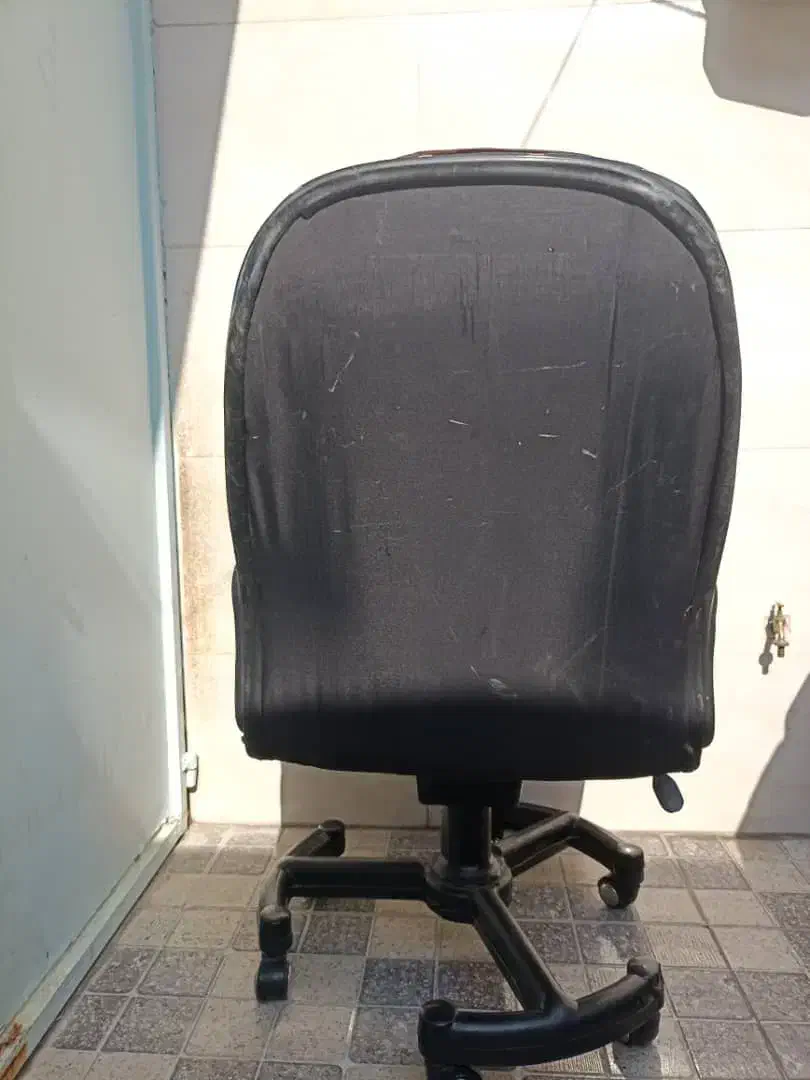 صندلی|صندلی و نیمکت|اهواز, منبع اب|دیوار