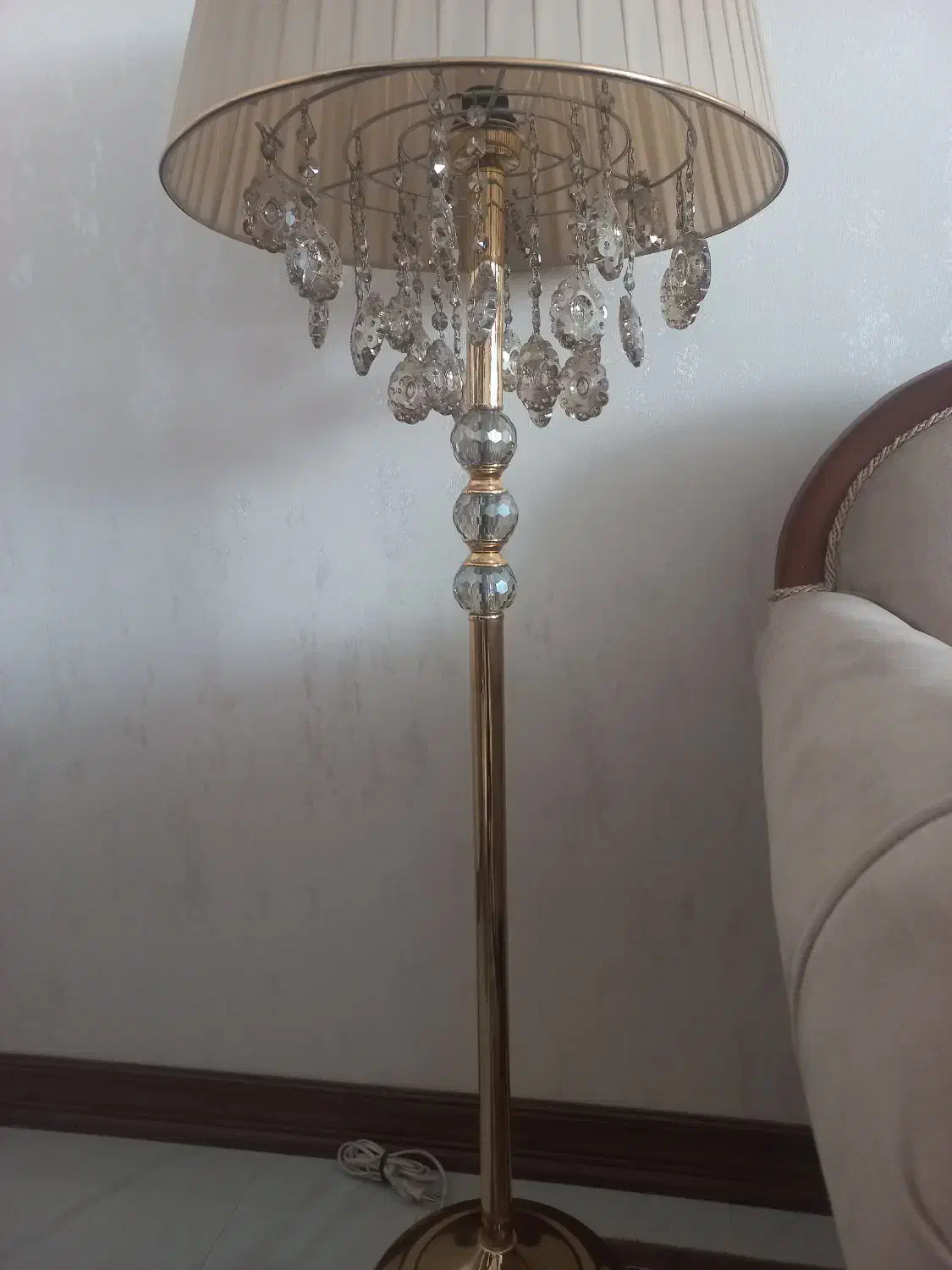 آباژور|چراغ خواب و آباژور|شهر ری, شهادت|دیوار