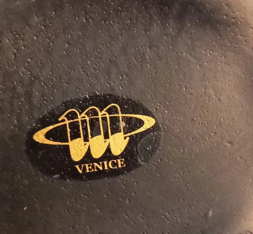 گلدان قدیمی|گل مصنوعی|همدان, |دیوار