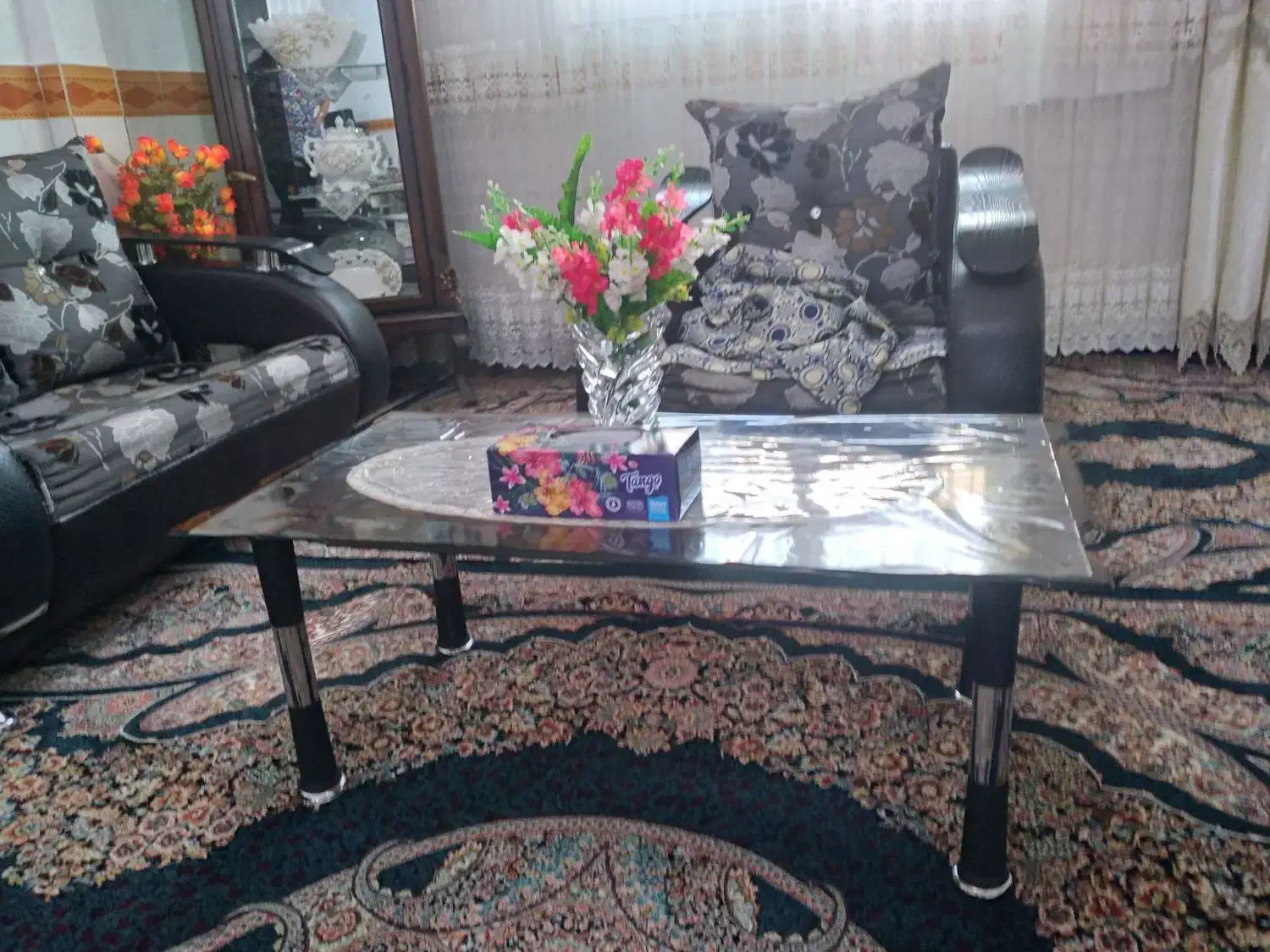 مبلمان|مبلمان خانگی و میز عسلی|اقبالیه, |دیوار