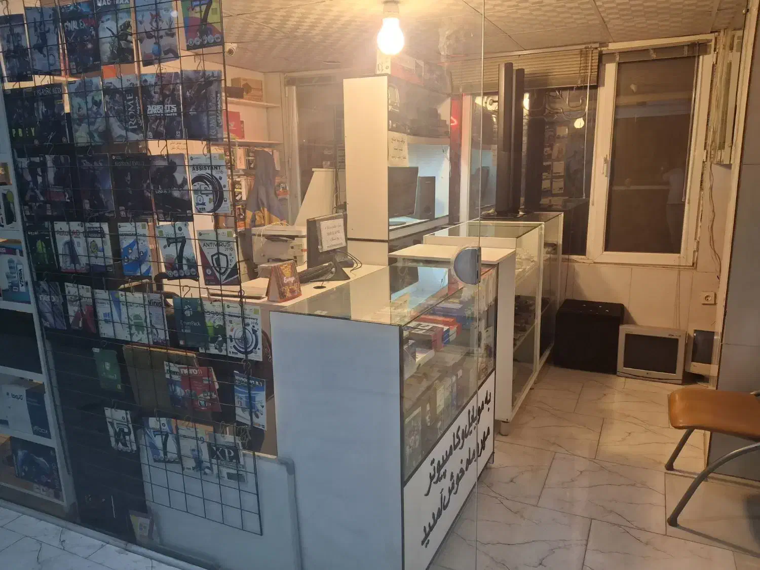 مغازه ۱۲متری فعال فروشی|فروش مغازه و غرفه|محمدشهر, شهرک پیام (مهرالبرز)|دیوار