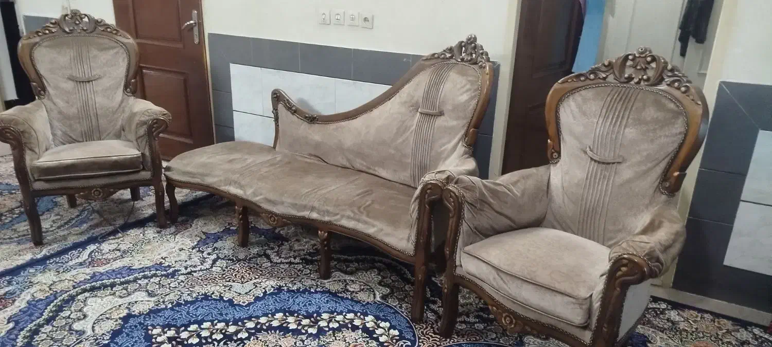 مبل ۵ نفره|مبلمان خانگی و میز عسلی|اصفهان, کوی گلزار|دیوار