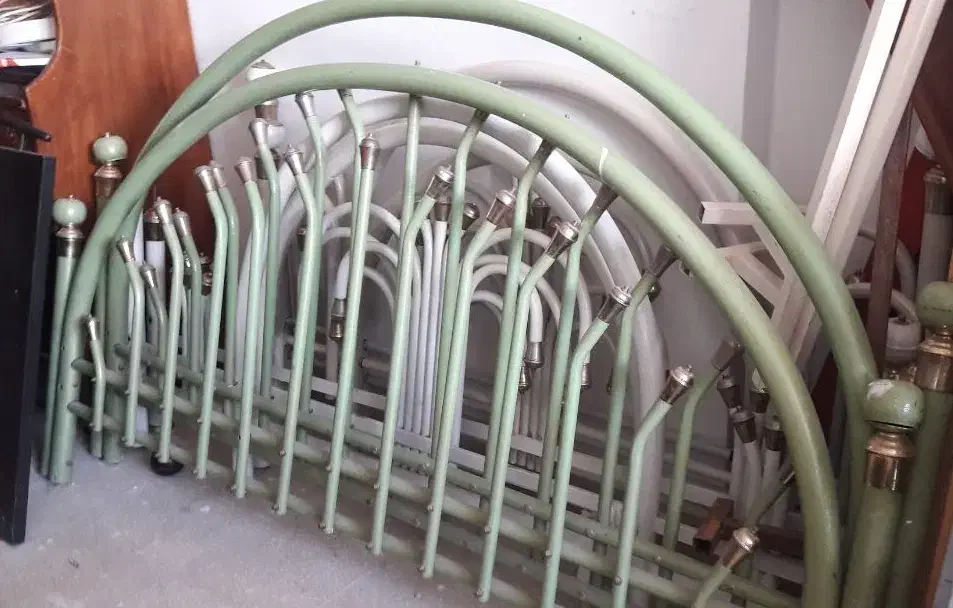 تختخواب دونفره فلزی با تشک|تخت و سرویس خواب|کاشان, گبرها|دیوار