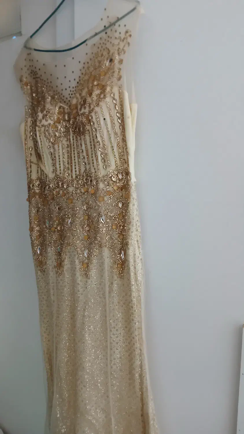 لباس مجلسی|لباس|سبزوار, قصبه اب یمین|دیوار