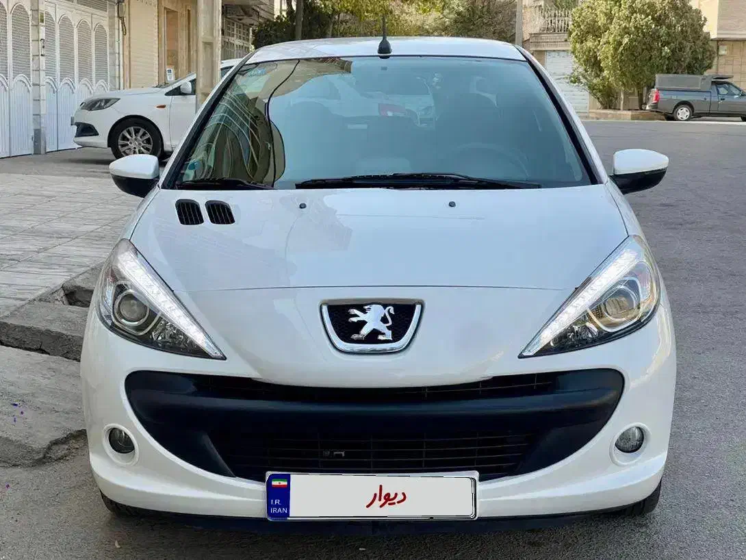 پژو ۲۰۷ فرمون برقی مشاب صفر معاوضه رانا پلاس شاهین|خودرو سواری و وانت|مشهد, فارغ التحصیلان|دیوار