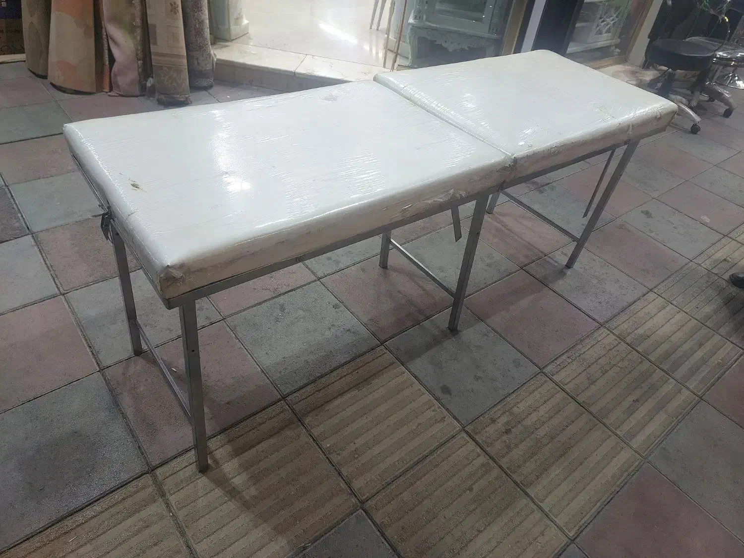 تخت مژه ماساژ اپلاسیون تتو|آرایشگاه و سالنهای زیبایی|مشکیندشت, |دیوار