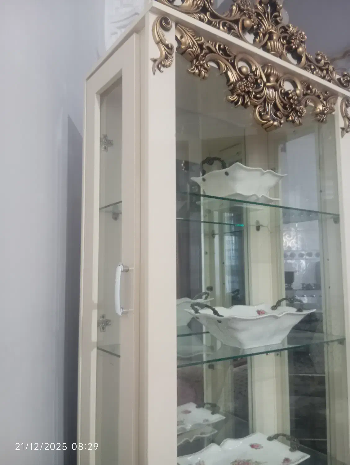 بوفه رنگ کرمی با مدل فانوس|بوفه، ویترین، کنسول|خوی, |دیوار