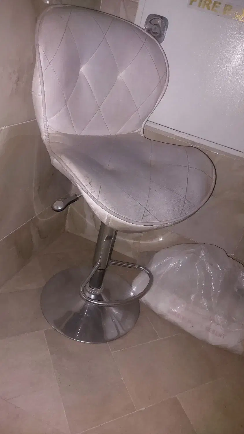 صندلی کارکرده ۷۰۰ تومان|صندلی و نیمکت|سمنان, |دیوار