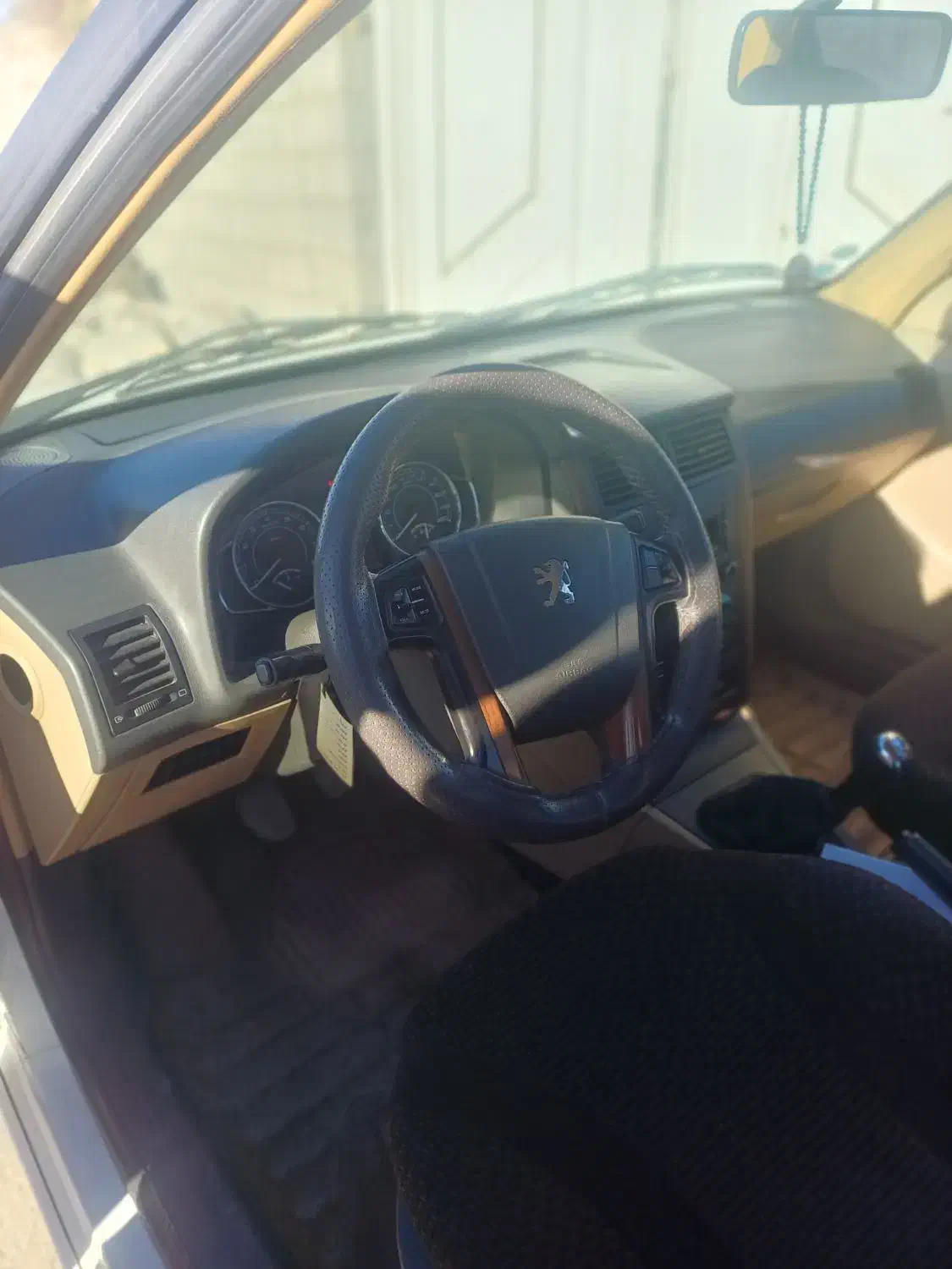 پژوپارس ۴۰۱|خودرو سواری و وانت|چناران, |دیوار