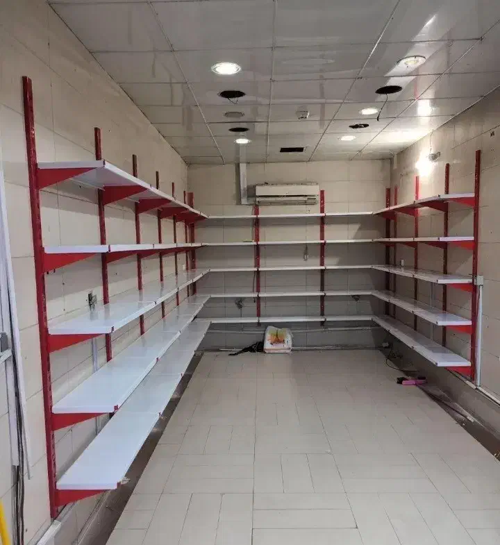 قفسه سفید قرمز لچکی خور**استند|فروشگاه و مغازه|صائین قلعه, |دیوار