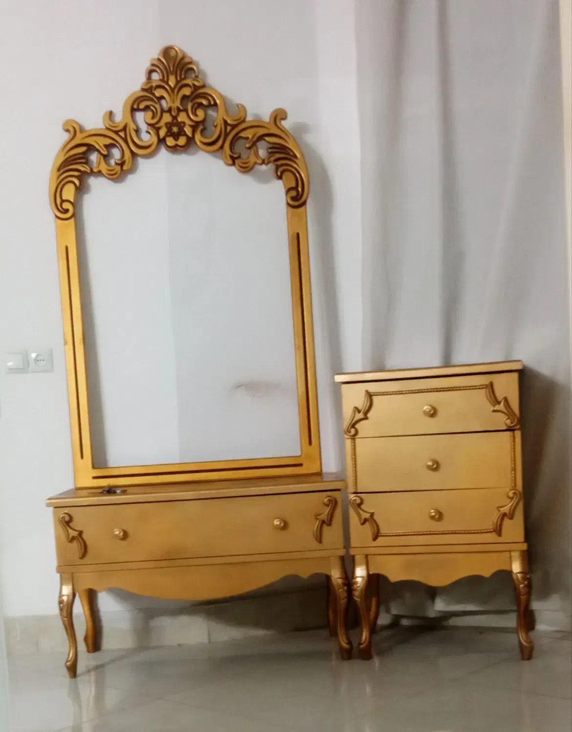 دراور|جاکفشی، کمد، دراور|مشهد, حضرت حجت|دیوار