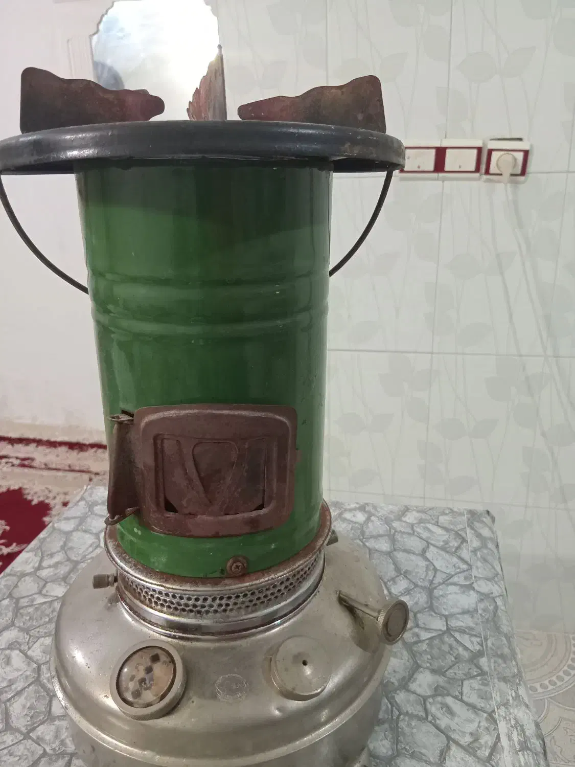 چرا غ عالی نصب|کلکسیون اشیاء عتیقه|قوچان, |دیوار