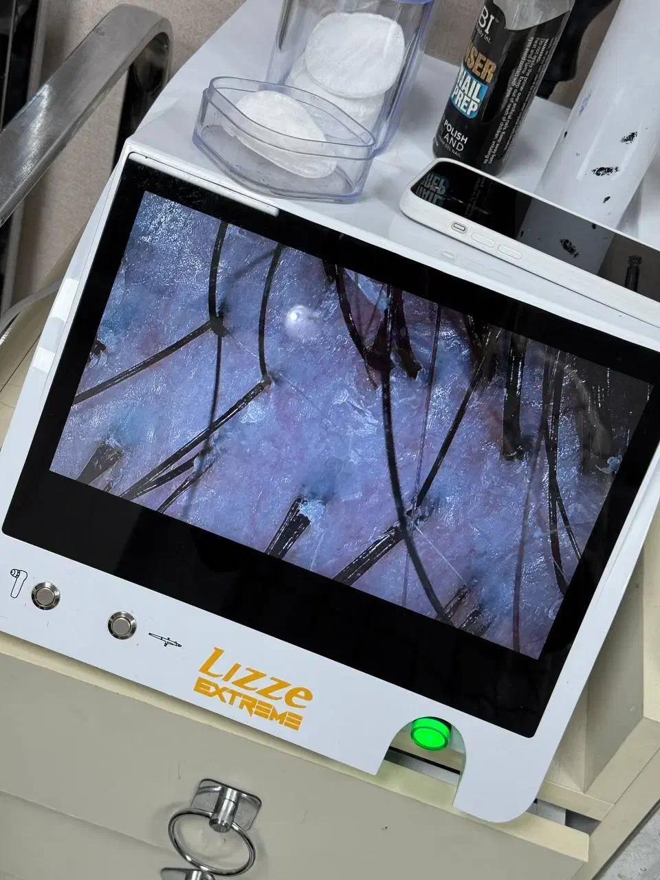 درمان تخصصی مشکلات پوست سر «اسکراب اسکالپ»|خدمات آرایشگری و زیبایی|صفادشت, |دیوار