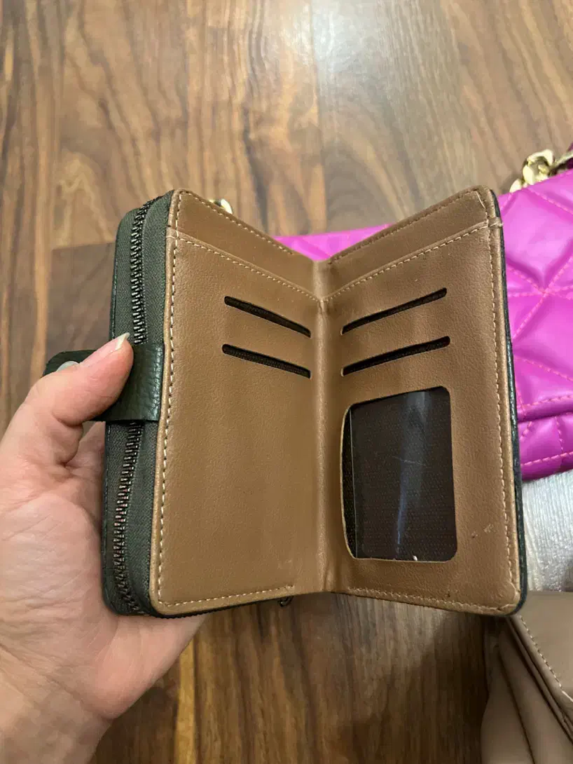 کیف|کیف، کفش، کمربند|رشت, کوی مهر|دیوار