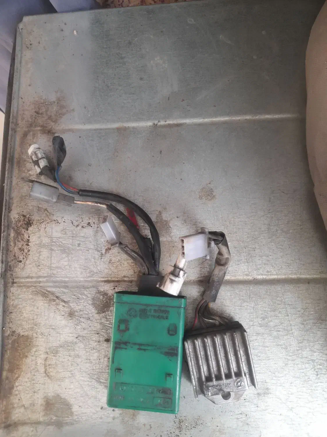 کاربرات اصلی موتور آپاچی ۱۸۰|قطعات یدکی و لوازم جانبی|شریفآباد, |دیوار