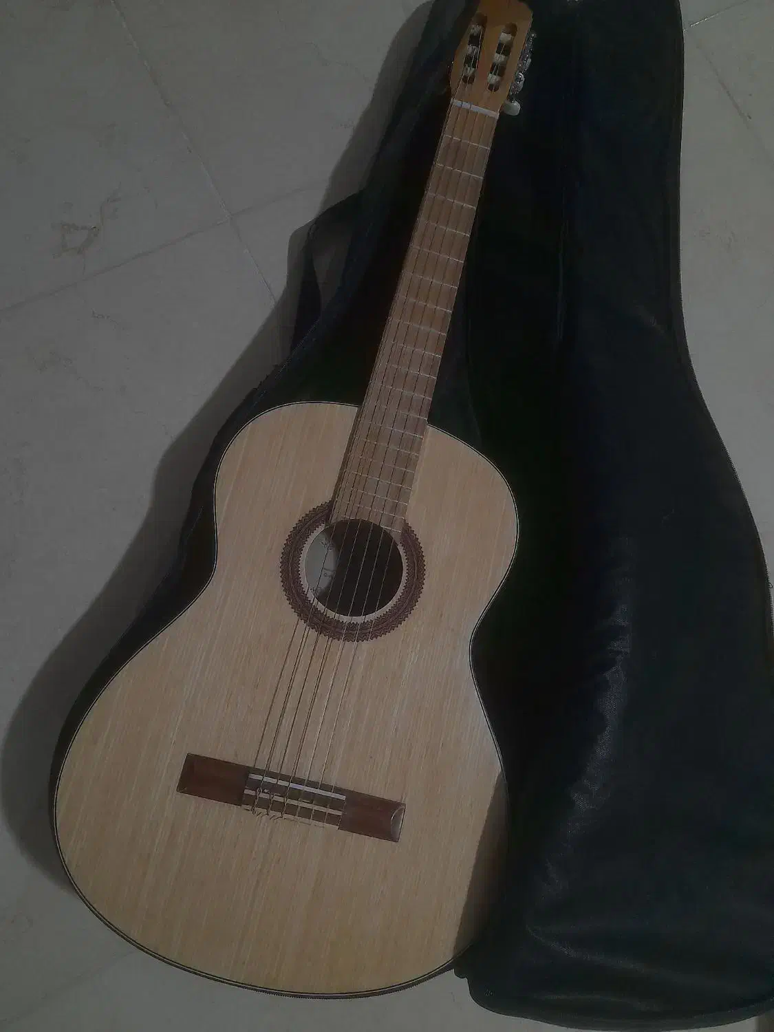 گیتار درجه یک خودم یه یاماها خریدم میخام بفروشمش|گیتار، بیس، امپلیفایر|مبارکه, |دیوار