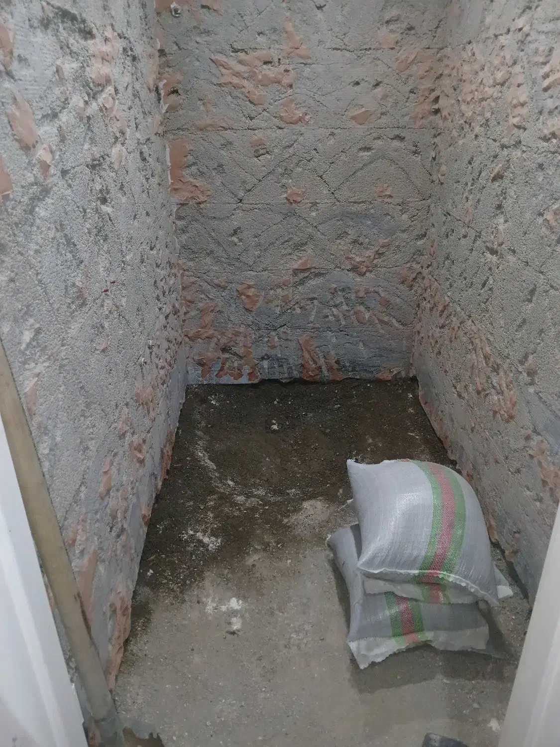 رفع نم سرویس بهداشتی با مواد نانو ،ایزوگام،قیرگونی|خدمات پیشه و مهارت|تهران, ارم|دیوار