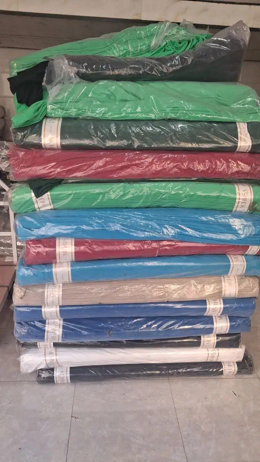 خریدار و فروش پارچه طاقه،ته طاقه و یک متر ب بالا|عمدهفروشی|تهران, لاله زار|دیوار