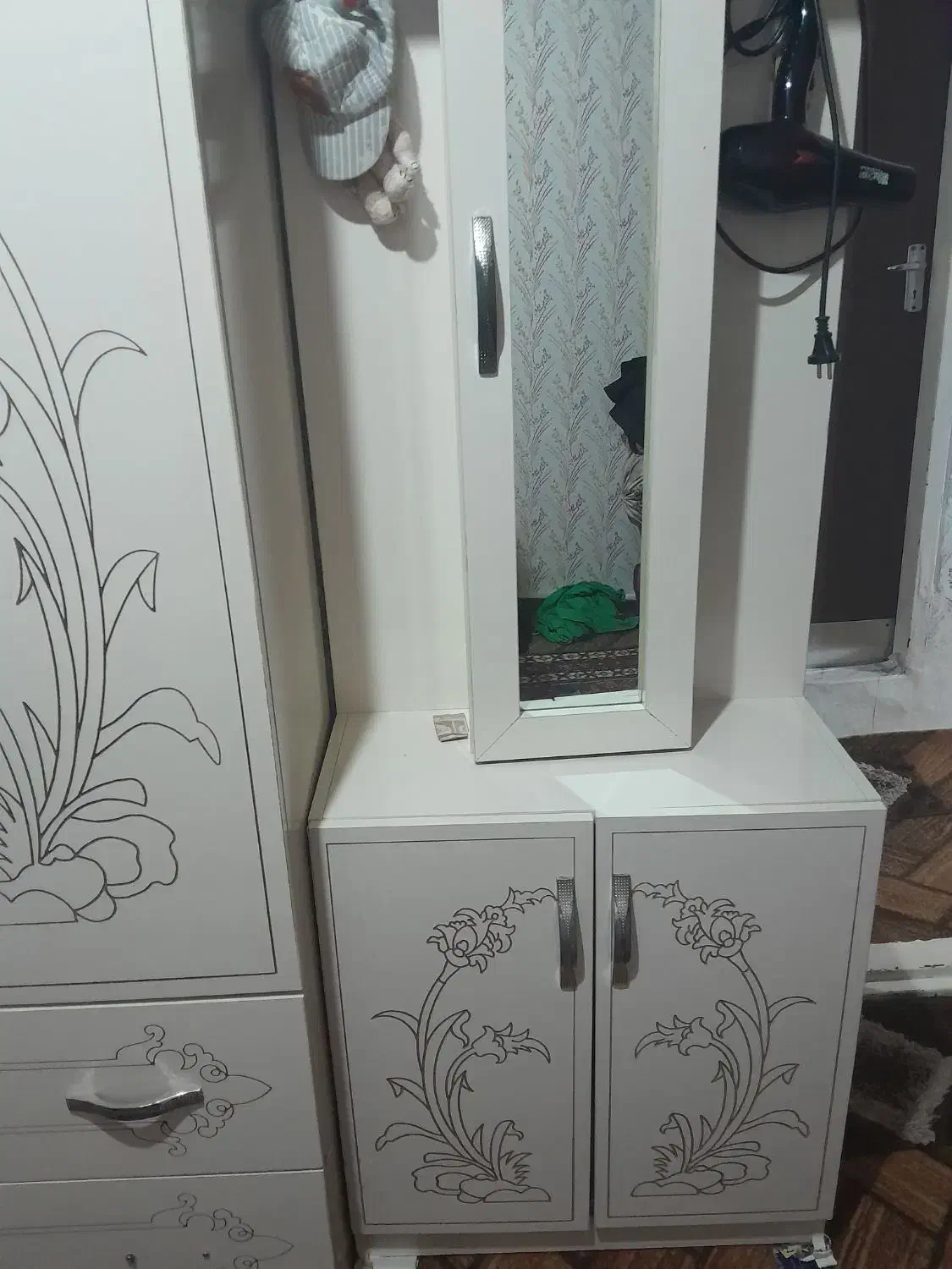 جاکفشی|جاکفشی، کمد، دراور|اردبیل, |دیوار