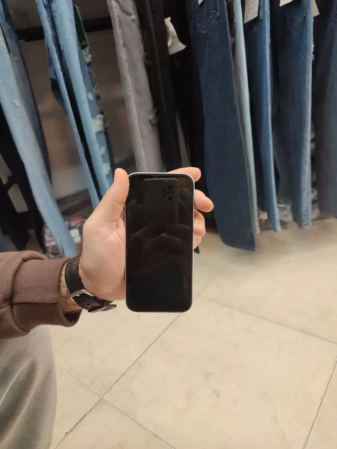 گوشی iphone 16 normal|موبایل|شیراز, سیاه سنگ|دیوار