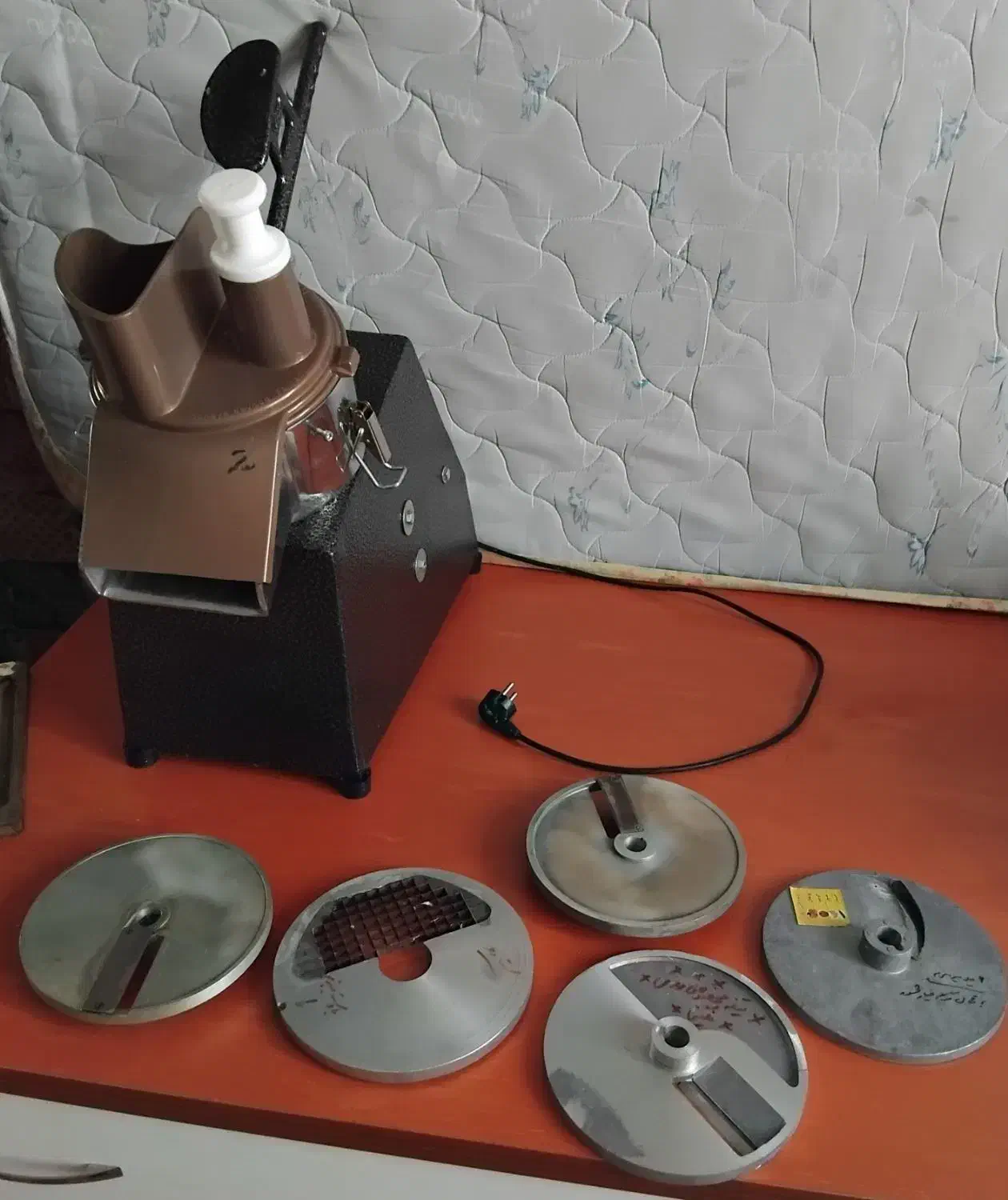 اسلایسر|خردکن، آسیاب، غذاساز|اراک, |دیوار