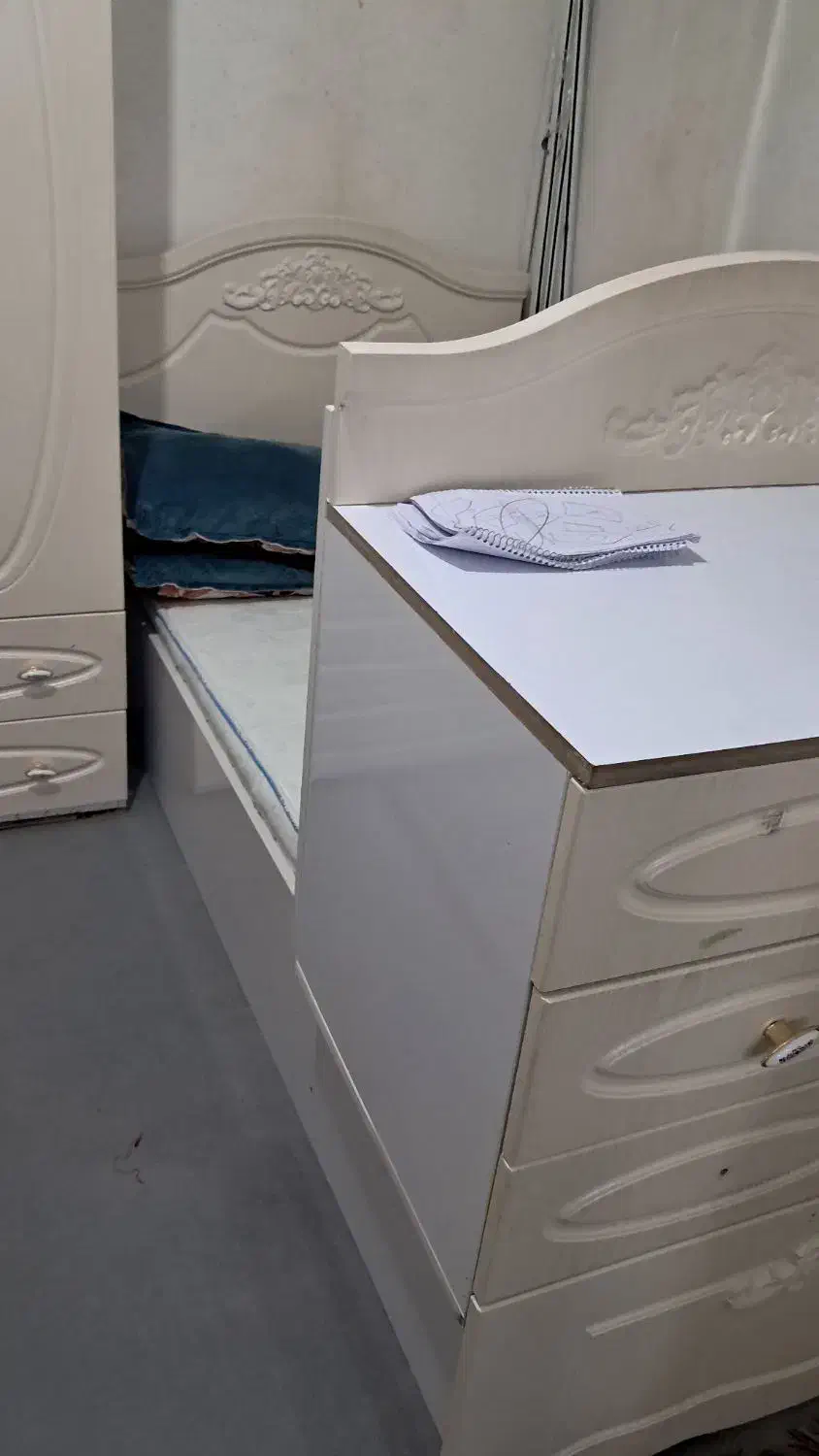 تخت کودک و نوجوان|تخت و سرویس خواب|نظرآباد, رسالت|دیوار