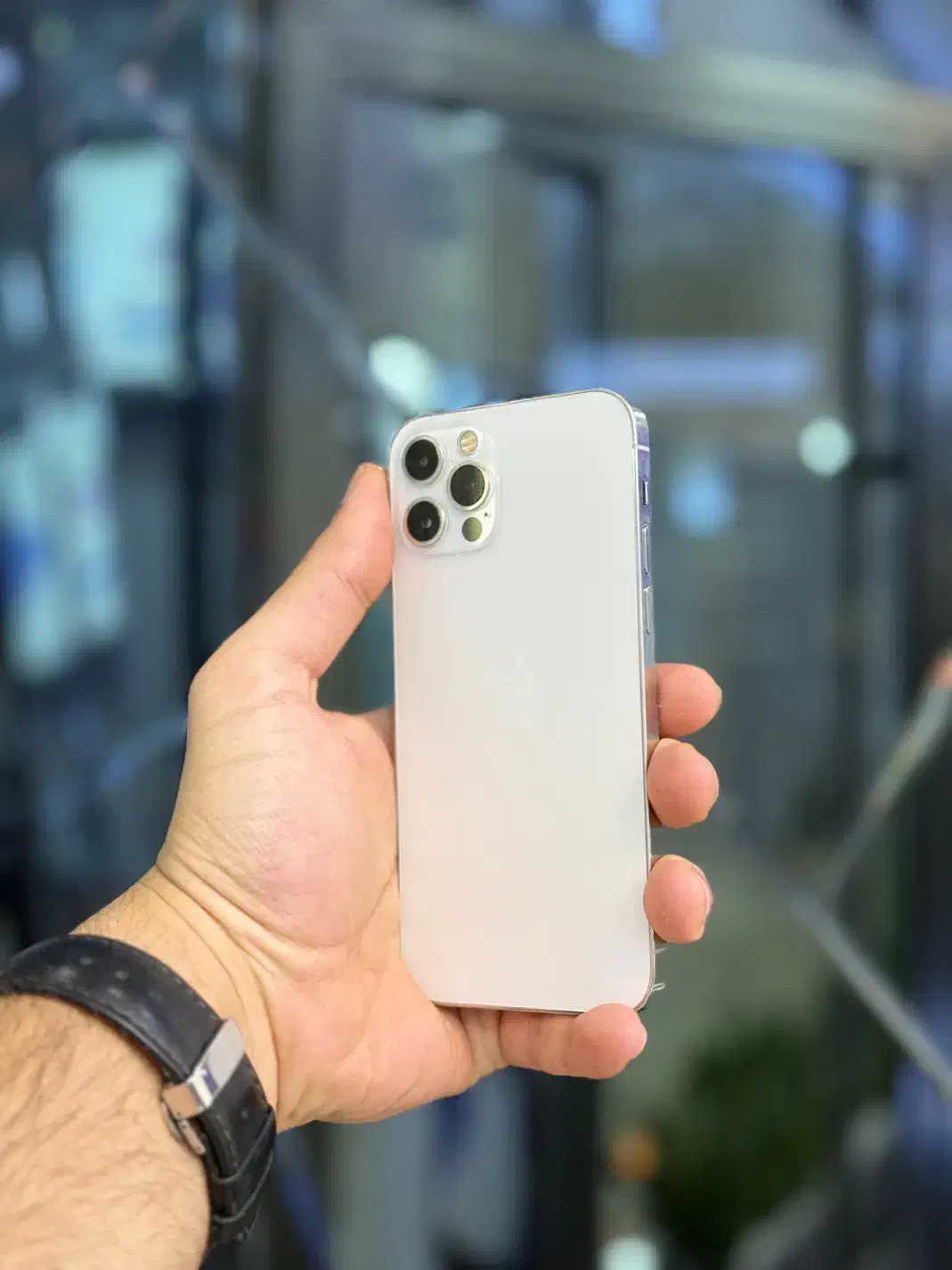 ۱۲ پرو ویژه بازنشستگان|موبایل|اصفهان, مفتح|دیوار