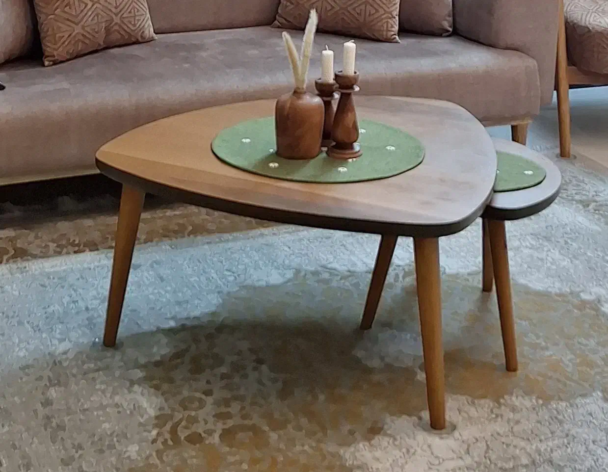 جلومبلی|مبلمان خانگی و میز عسلی|مهاجران, |دیوار