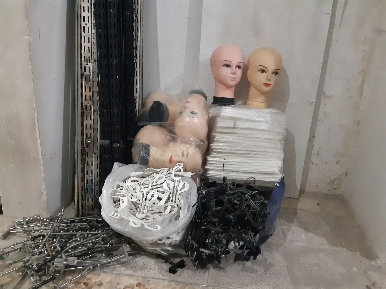 قفسه مانکن پاچال دکور رگال چوبکار اتاق پرو دوگیره|فروشگاه و مغازه|مشهد, رده|دیوار